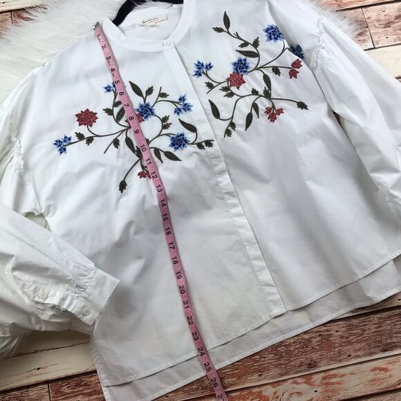 Vince camuto embroidered balloon sleeve blouse - Picture 4 of 8